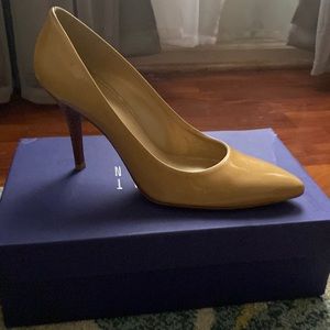 Stewart Weitzman nude patent leather pumps. Brand new never worn.
